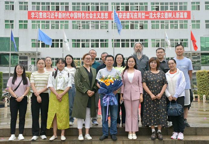 说明:E:\卿\5-5 人文讲坛\2023.6.13我学院开展人文讲坛|三星堆文化与文学创作\照片\4.JPG